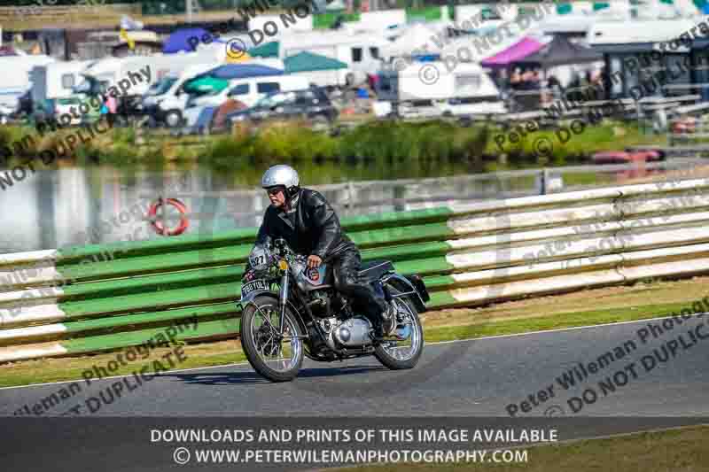 Vintage motorcycle club;eventdigitalimages;mallory park;mallory park trackday photographs;no limits trackdays;peter wileman photography;trackday digital images;trackday photos;vmcc festival 1000 bikes photographs